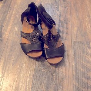 Comfortable Earth Origin Sandals